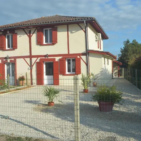 Maison Landaise Renovee Avec Charme *